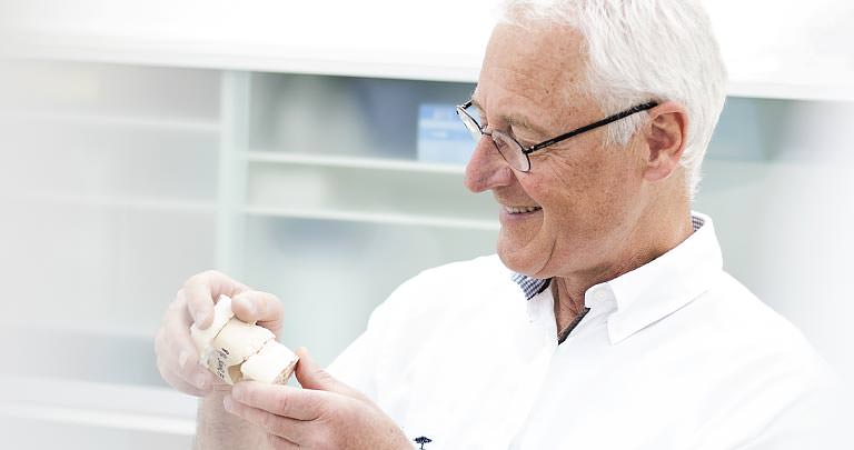 Dr. med. dent. Rüdiger Hansen